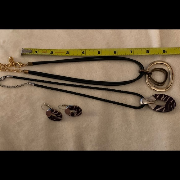 Two necklaces - Picture 4 of 11